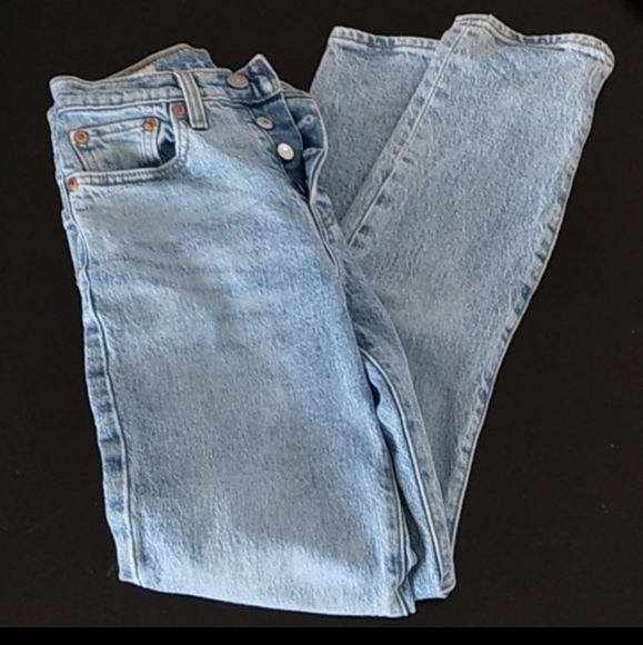 Levis Premium Wedgie Straight High Rise Jeans - Picture 2 of 8